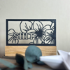 SHIT florale Dekoration aus Holz mit SHIT Negativ